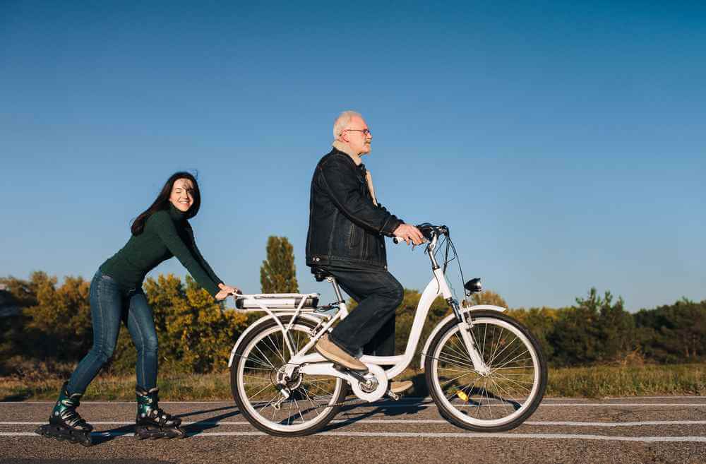 vélo électrique personne âgée